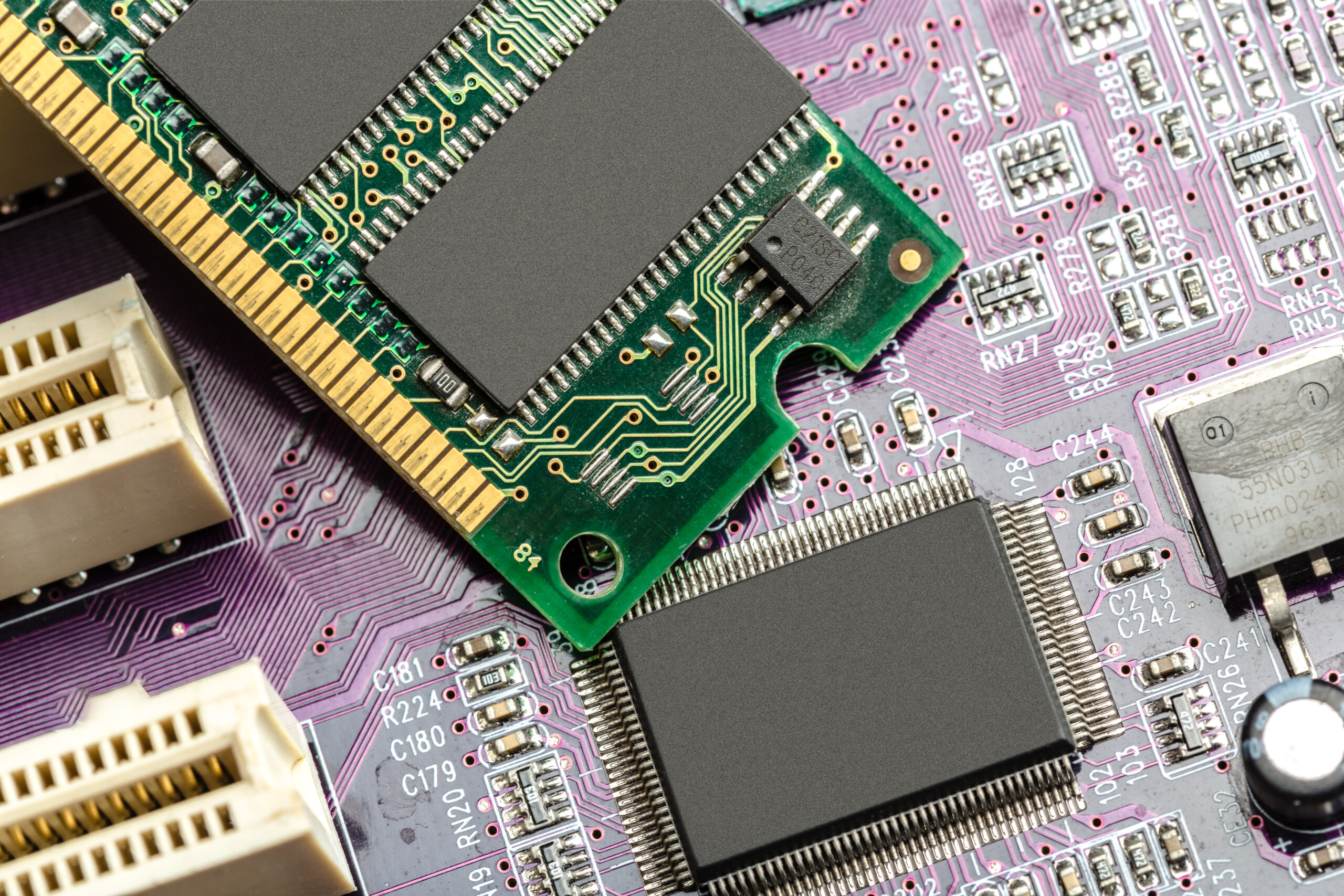 10 efektivních technik odvodu tepla z desek plošných spojů pro zvýšení spolehlivosti elektronických zařízení